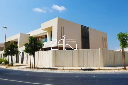 Stunning 4 BR Villa with Amazing Location Stunning 4 BR Villa with Amazing Location