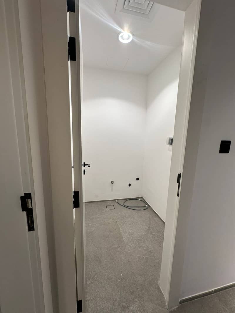 14 Laundry Room. jpeg