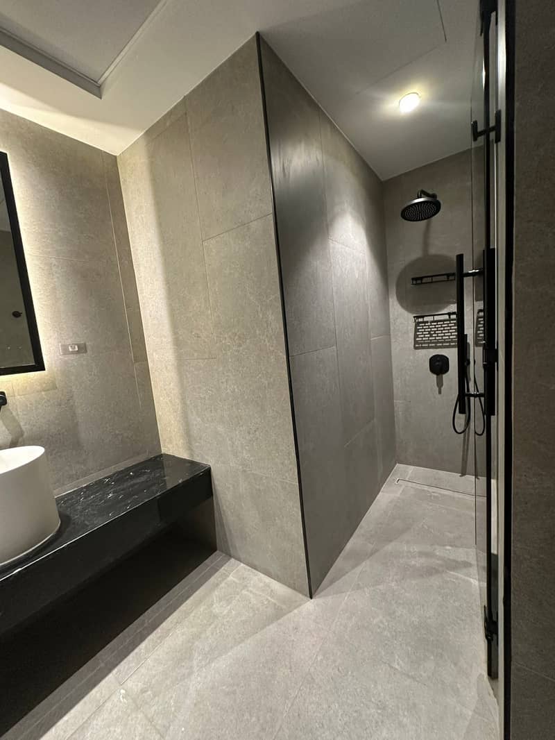 15 Bathroom 2. jpeg