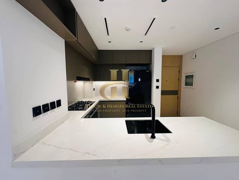 Corner Unit | Converted into 3BR+Maid | Vacant - Image 3