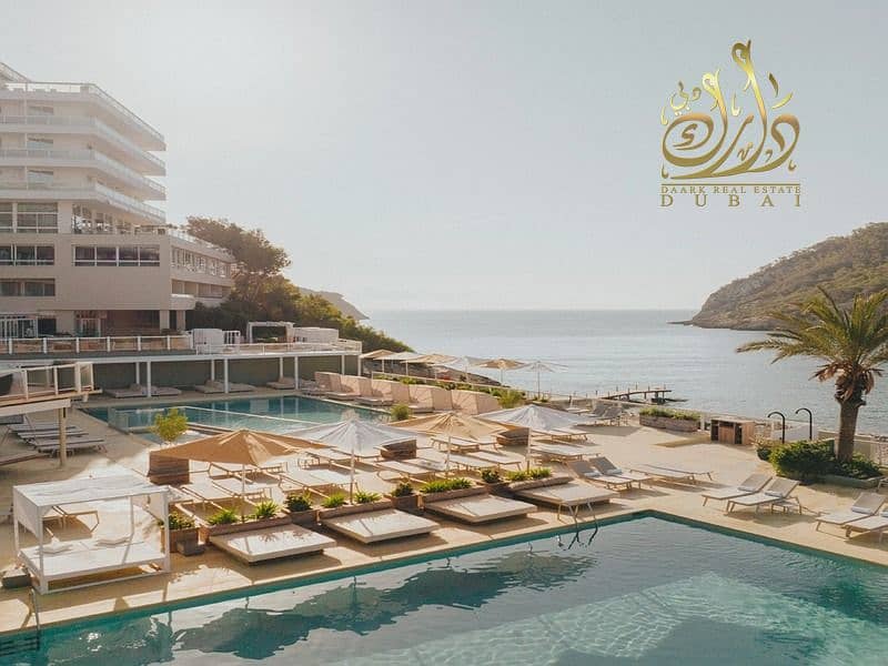 Iconic Sea View_4MIN TO CASINO_PRIVATE BEACH_Beachfront living - Image 13