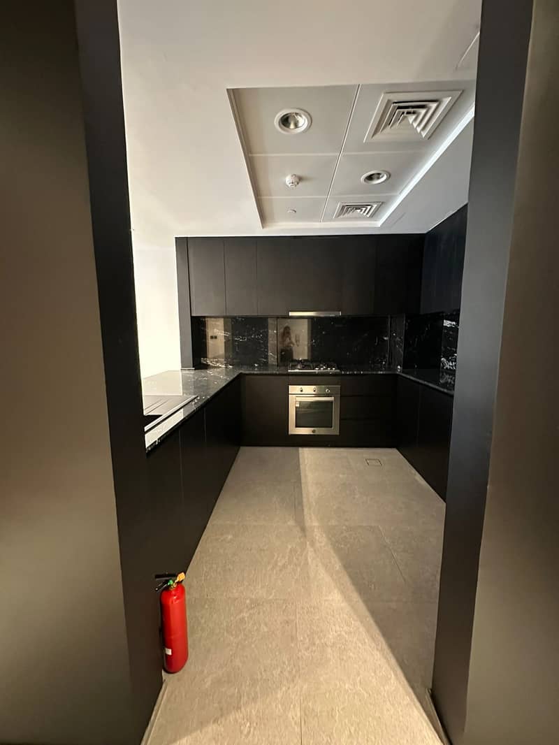 10 Kitchen. jpeg