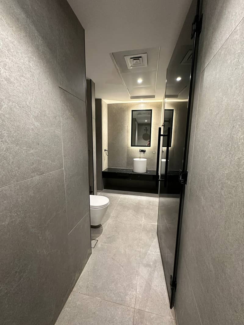14 Bathroom 3. jpeg