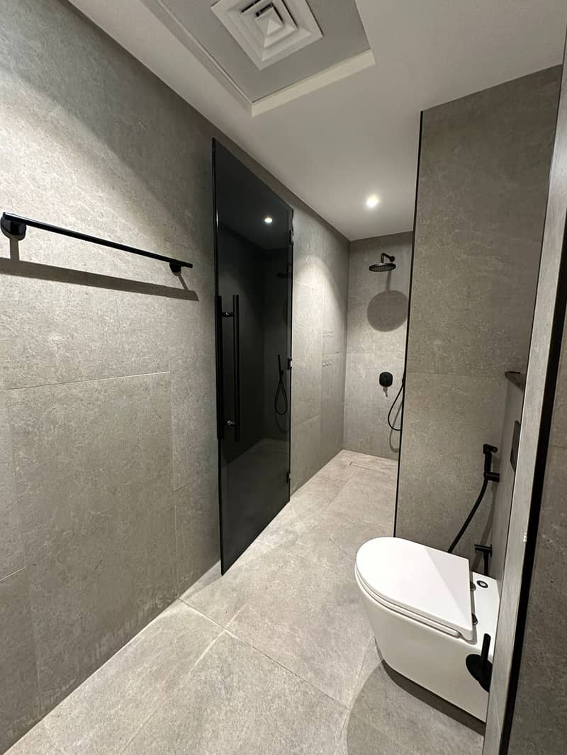 15 Bathroom 2. jpeg
