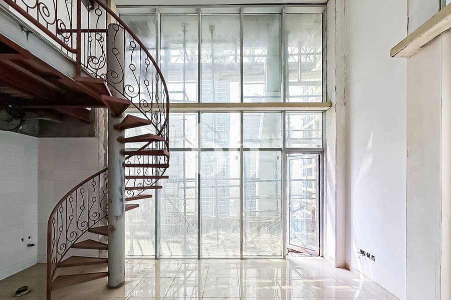 Rare Corner Duplex | Double Height Windows | Loft - Image 1