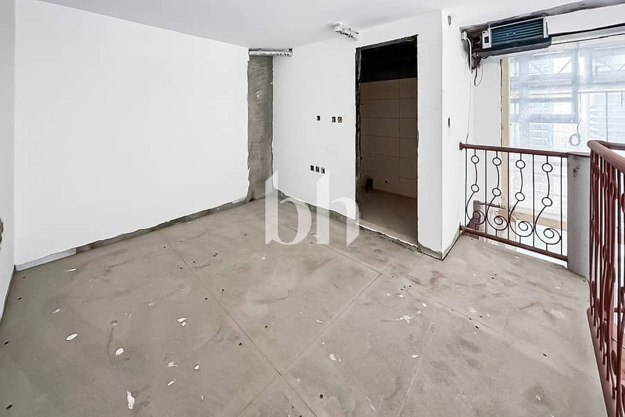 Rare Corner Duplex | Double Height Windows | Loft - Image 6