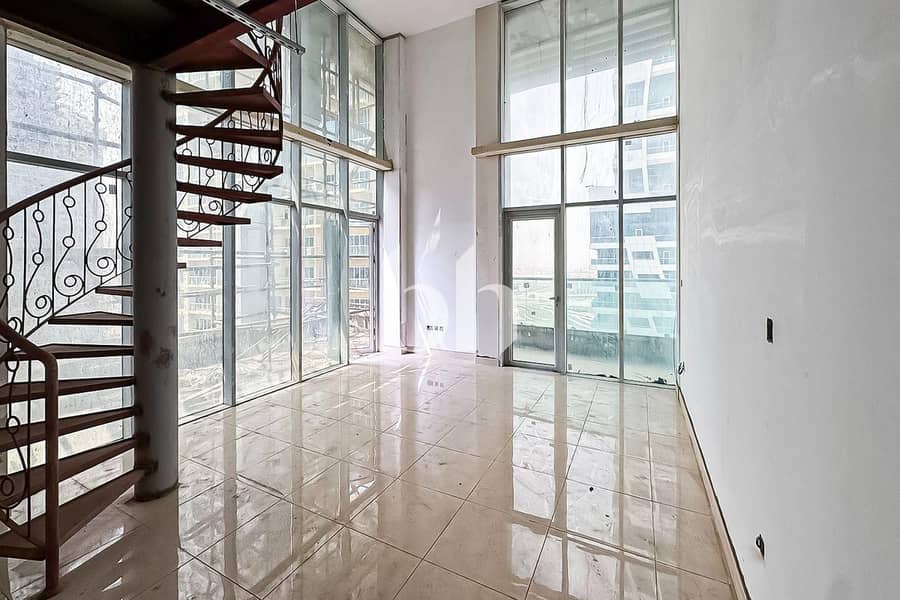 Rare Corner Duplex | Double Height Windows | Loft - Image 7