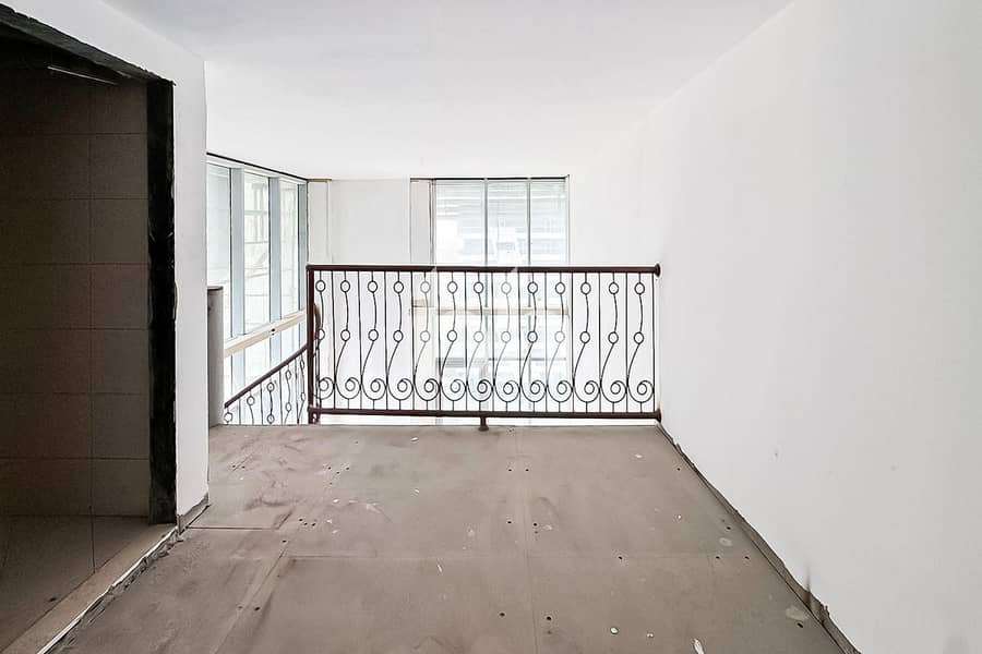 Rare Corner Duplex | Double Height Windows | Loft - Image 10