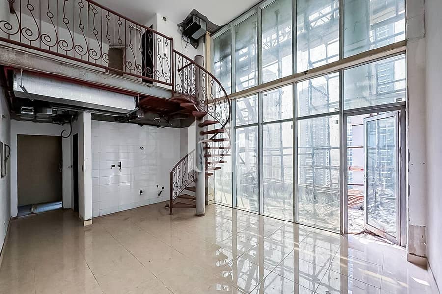 Rare Corner Duplex | Double Height Windows | Loft - Image 11