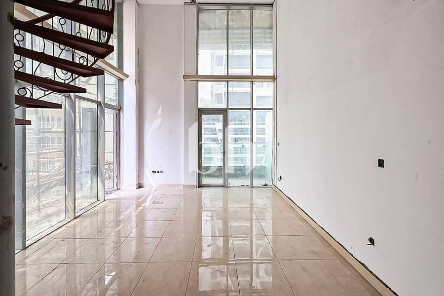 Rare Corner Duplex | Double Height Windows | Loft - Image 12