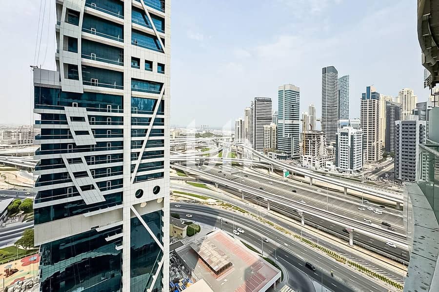 Rare Corner Duplex | Double Height Windows | Loft - Image 13