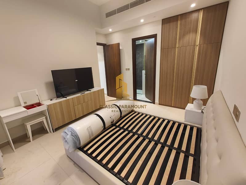 Spacious Living | Corner Unit | Amenities View - Image 3