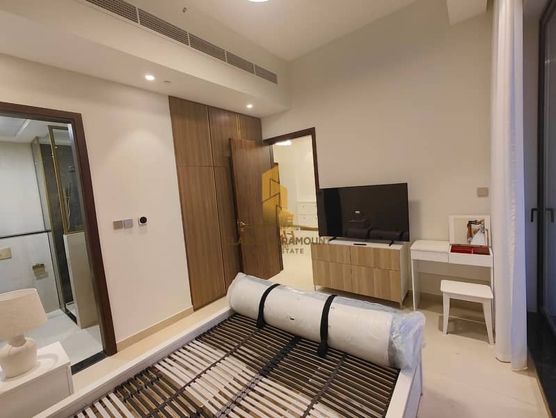 Spacious Living | Corner Unit | Amenities View - Image 15