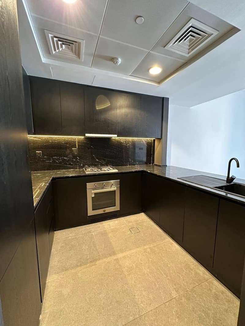 5 Kitchen. jpeg