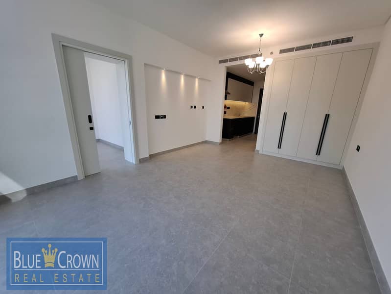 Near Metro,Mall:Europian Choice:Luxurious:Spacious:All Aminities