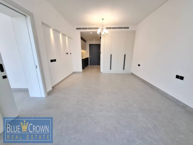 Near Metro,Mall:Europian Choice:Luxurious:Spacious:All Aminities