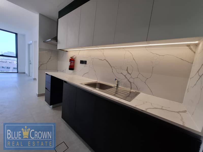 Near Metro,Mall:Europian Choice:Luxurious:Spacious:All Aminities - Image 6