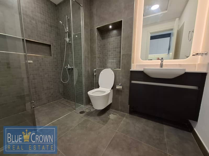 Near Metro,Mall:Europian Choice:Luxurious:Spacious:All Aminities - Image 9