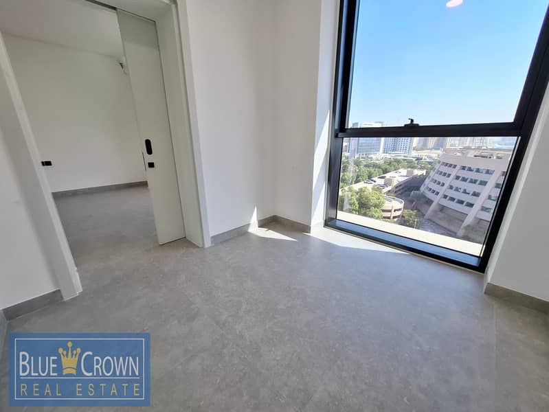 Near Metro,Mall:Europian Choice:Luxurious:Spacious:All Aminities - Image 11