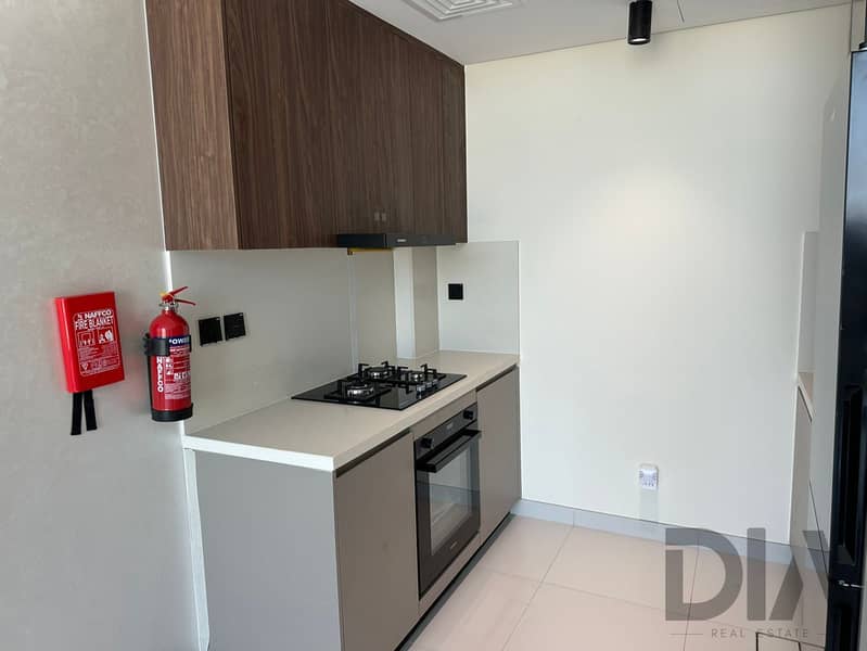 BRAND NEW LUXURY UNIT I| UNFURNISHED I| - Image 3