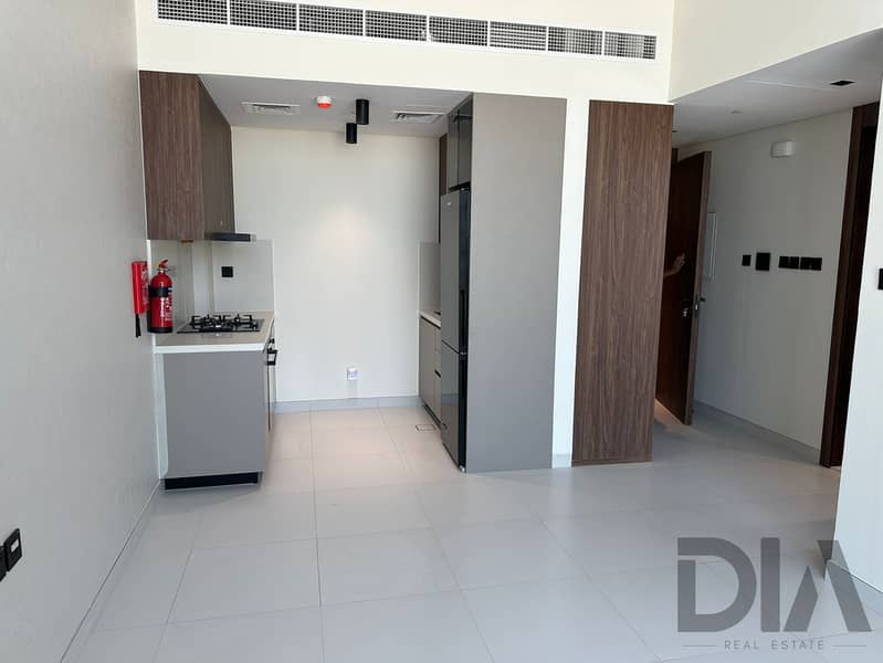 BRAND NEW LUXURY UNIT I| UNFURNISHED I| - Image 8