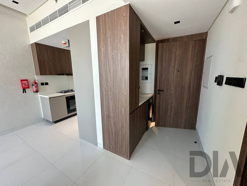 BRAND NEW LUXURY UNIT I| UNFURNISHED I| - Image 13