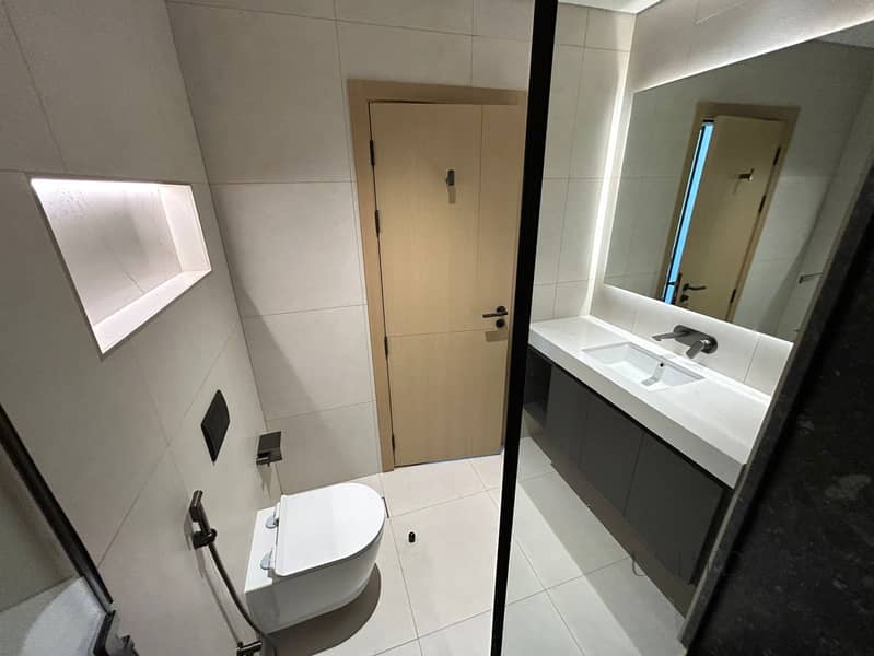 Spacious 1 Bedroom + Study | Two Full Bathrooms | Prime Circle Mall Location | H3 by Aurora - Image 10