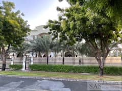 فیلا في قطاع E،تلال الإمارات‬ 9 غرف 1800000 درهم - 11083060