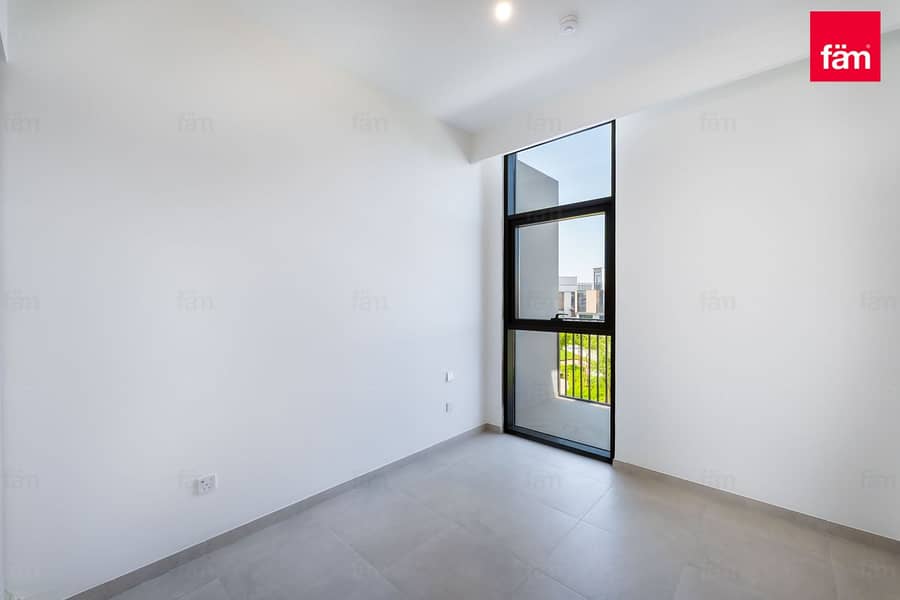 Ready To Move 3 Beds Close To The Park And Pool - Image 2