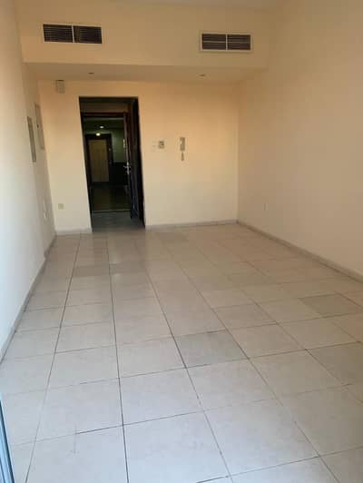 HOT DEAL!! SPACIOUS STUDIO APARTMENT WITH PARKING FOR SALE IN GARDEN CITY. HOT DEAL!! SPACIOUS STUDIO APARTMENT WITH PARKING FOR SALE IN GARDEN CITY.