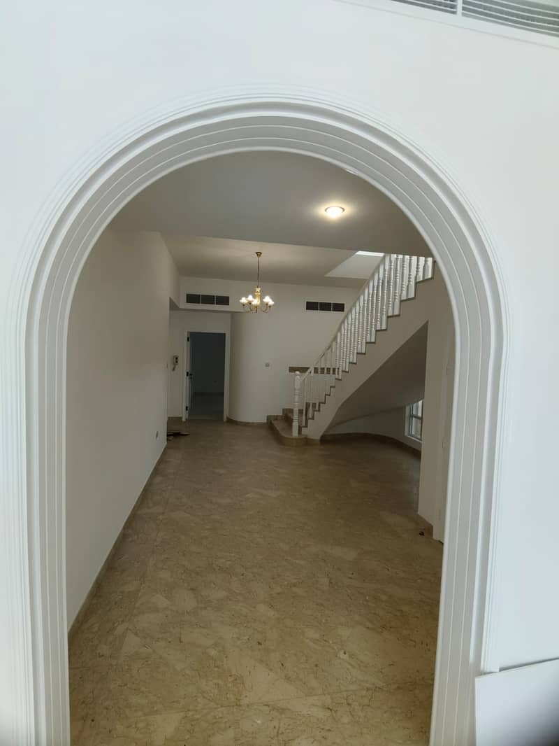 In AL MANARA DUBAI ADJACENT TO SHEIKH ZAID ROAD A Nice INDEPENDENT 5 BEDROOMS with 2 HALL VILLA available for RENT