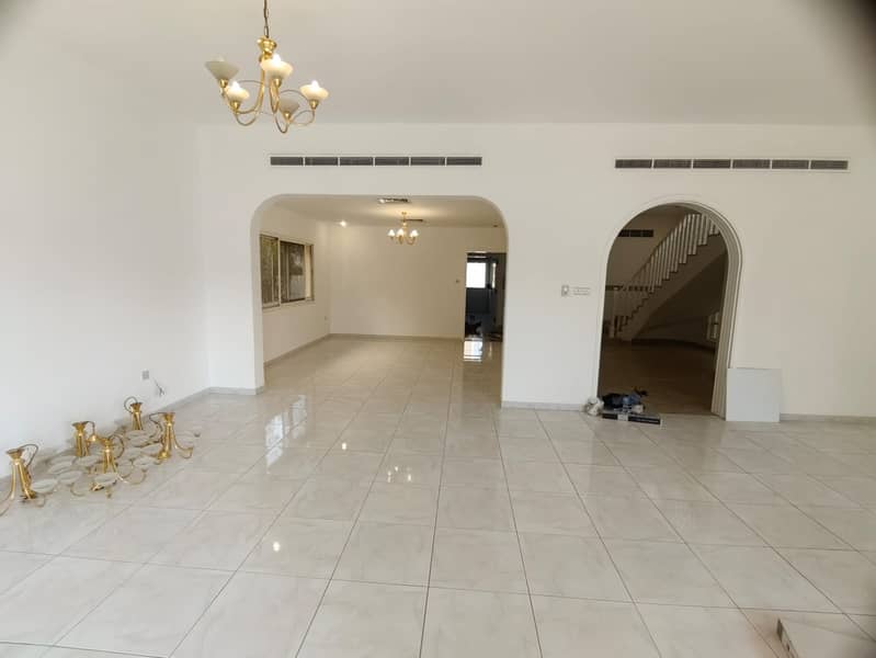 In AL MANARA DUBAI ADJACENT TO SHEIKH ZAID ROAD A Nice INDEPENDENT 5 BEDROOMS with 2 HALL VILLA available for RENT