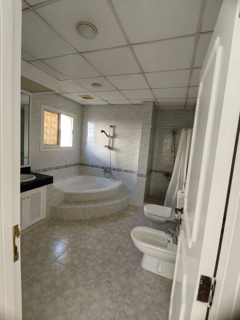 In AL MANARA DUBAI ADJACENT TO SHEIKH ZAID ROAD A Nice INDEPENDENT 5 BEDROOMS with 2 HALL VILLA available for RENT - Image 12