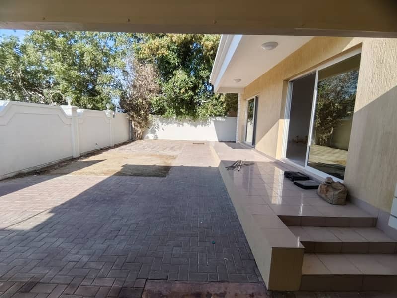 In AL MANARA DUBAI ADJACENT TO SHEIKH ZAID ROAD A Nice INDEPENDENT 5 BEDROOMS with 2 HALL VILLA available for RENT - Image 17