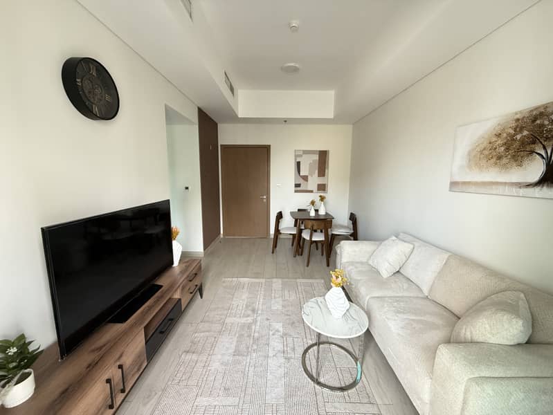 Brand New 1Bedroom Fully Furnished Full Pool View Huge Size Open View Rent 80k