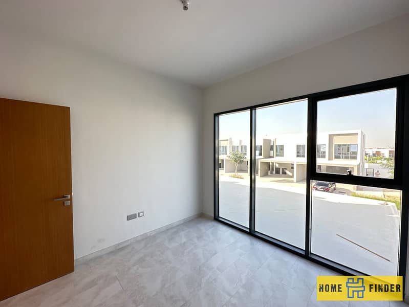 CORNER UNIT | READY TO MOVE-IN | CLOSE TO AMENITIES