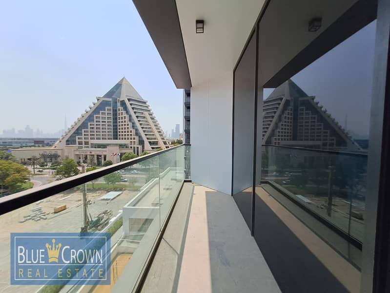 BRIGHT EUROPEAN!!SPECIOUS 1BHK WITH BALCONY NEAR METRO