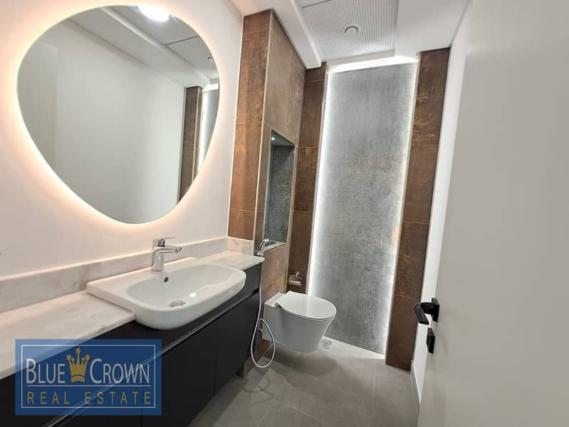 BRIGHT EUROPEAN!!SPECIOUS 1BHK WITH BALCONY NEAR METRO - Image 10