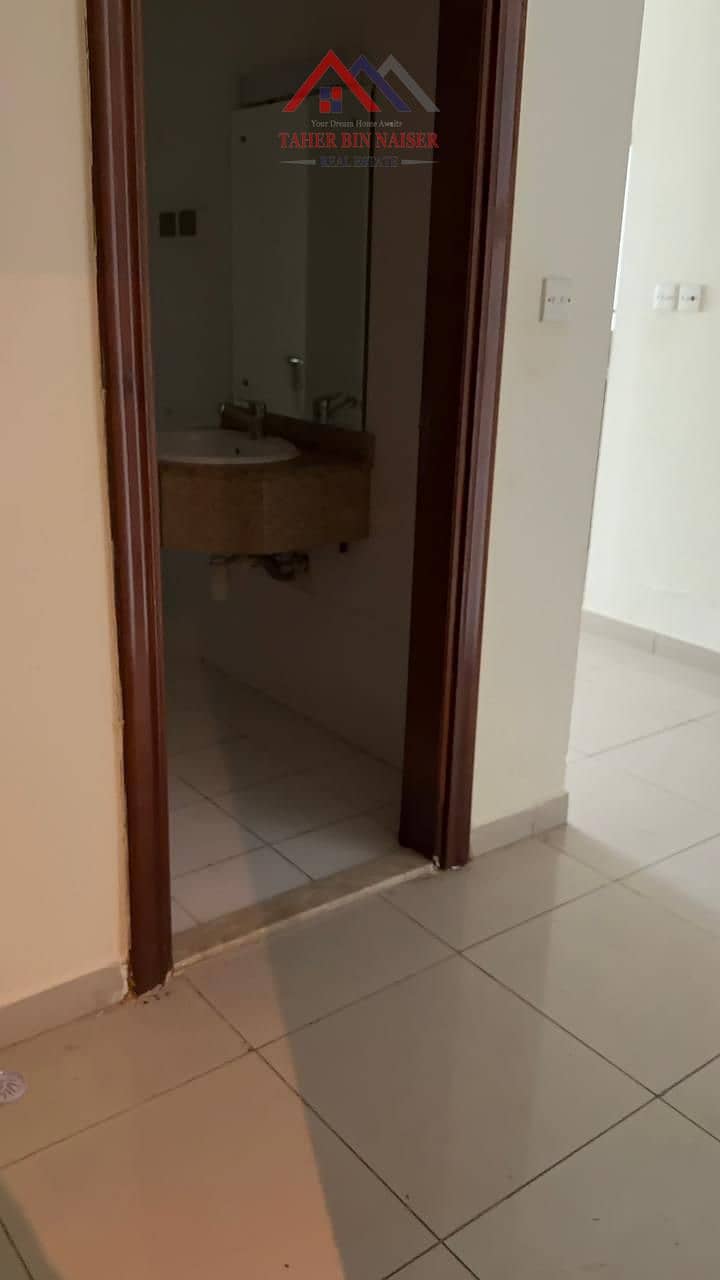 Large Size 2 Bedroom + Maid’s Room Apartment for Rent | Lake Point Tower, JLT