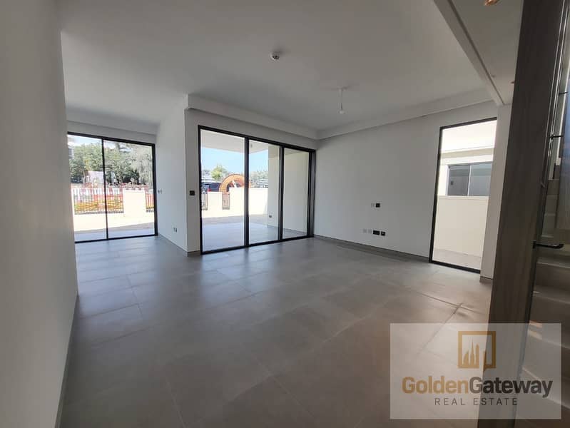 4 BR | Single row | Near Amenities - Image 11