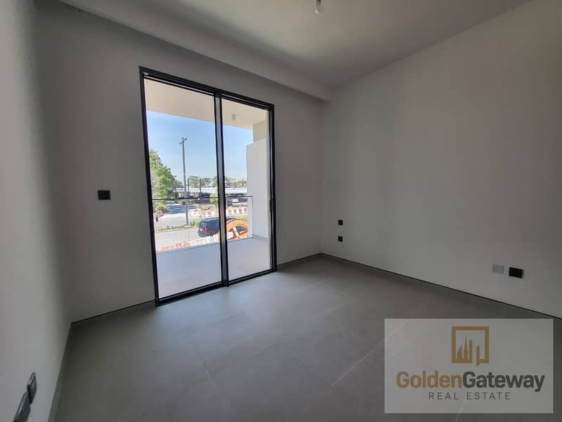 4 BR | Single row | Near Amenities - Image 14