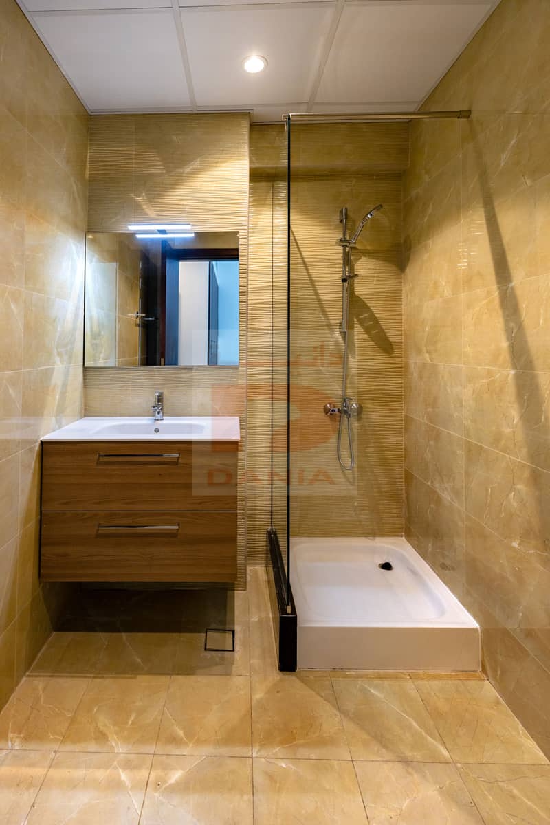 10 325A1429. jpg