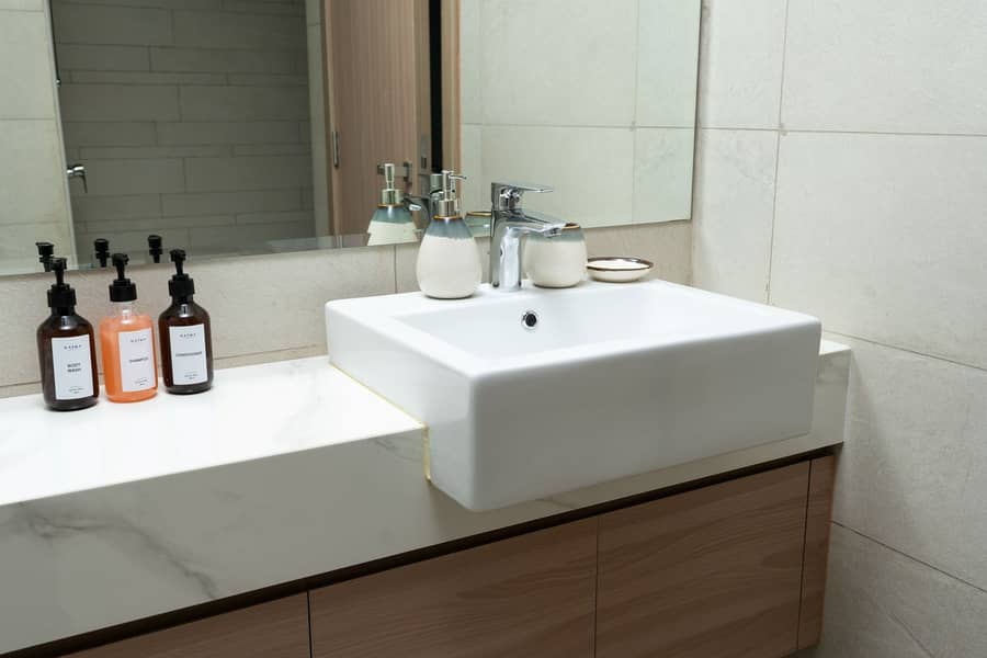 28 bathroom. jpg