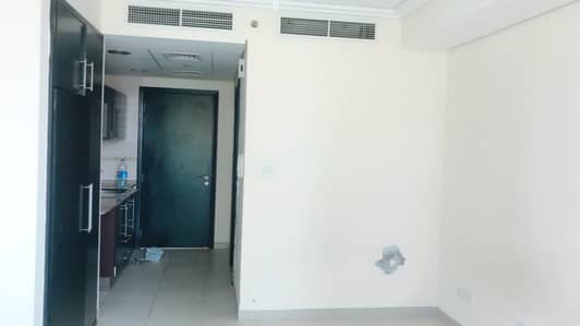 Studio for Rent in Jumeirah Lake Towers (JLT), Dubai - Studio With Balcony For Rent Gold Crest view 2 JLT Studio for Rent in Jumeirah Lake Towers (JLT), Dubai - Studio With Balcony For Rent Gold Crest view 2 JLT