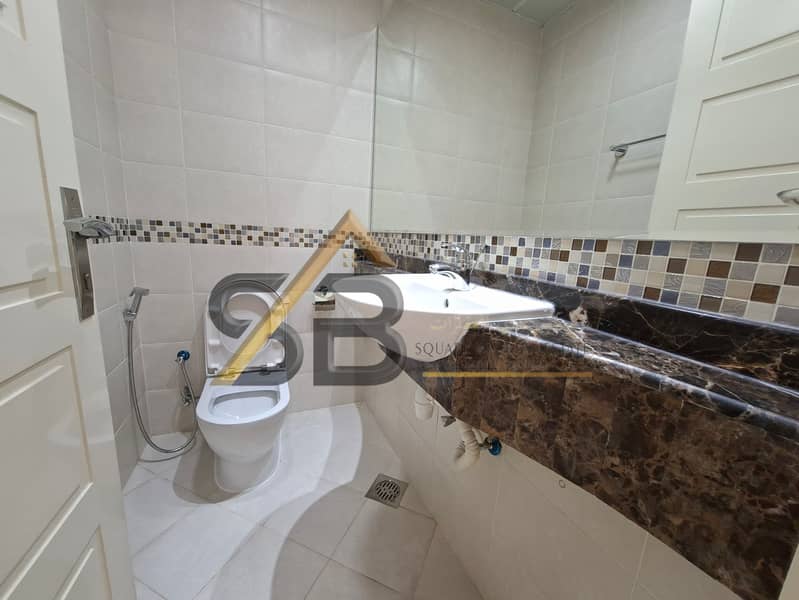 Spacious 2BHK | High Floor | Near To Metro Station - Image 6