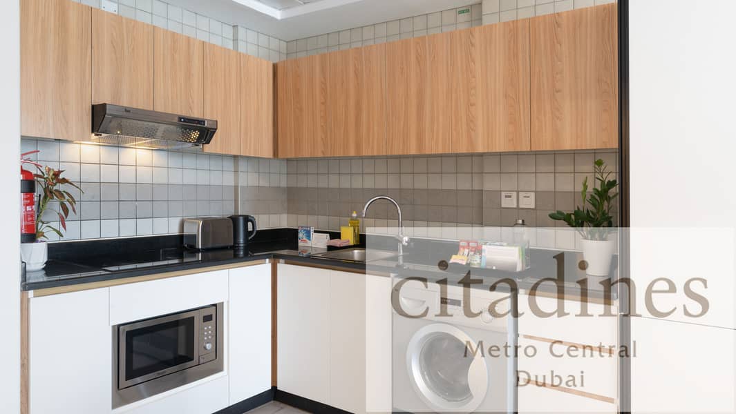 4 1 BR Dlx Kitchen. jpg