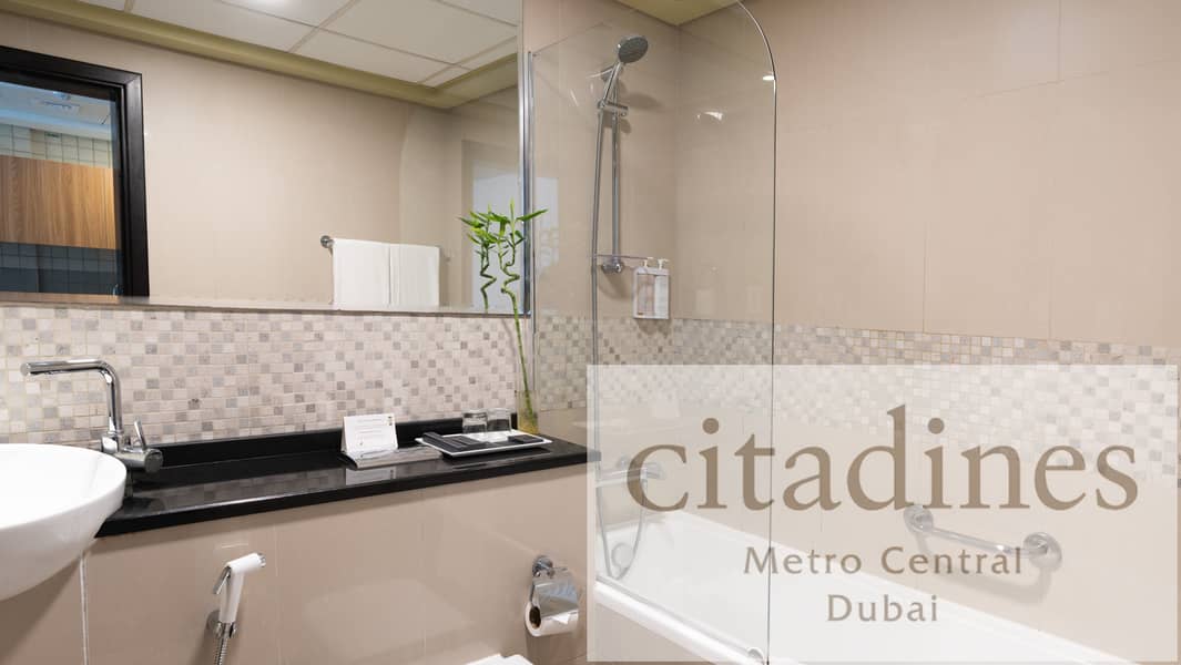 5 Dlx 1 BR Bathroom. jpg