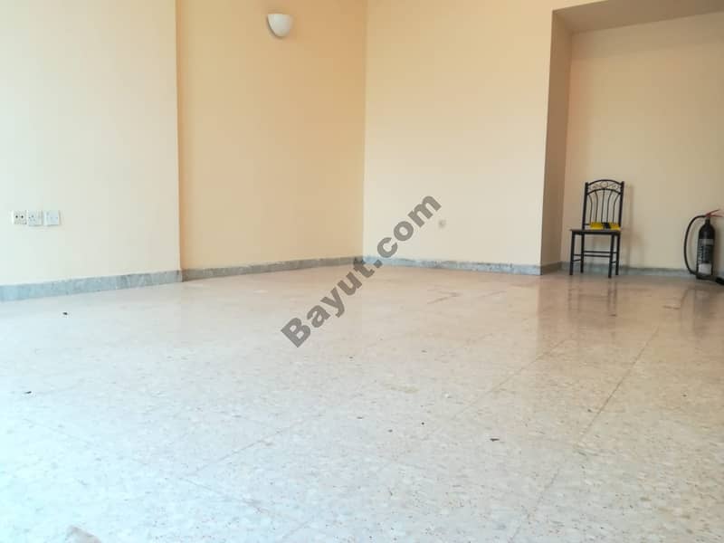 Awesome deal! - 2 bedroom apartment with built in wardrobes in a prime location