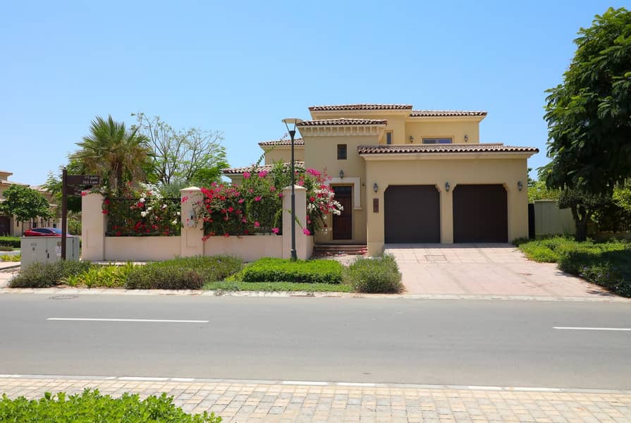 Vacant;Fully Equipped Kitchen:Large Backyard; Pool Vacant;Fully Equipped Kitchen:Large Backyard; Pool