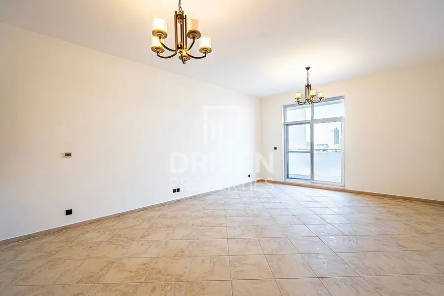 Upgraded Apt | Boulevard View | Ready to Move in in Motor City